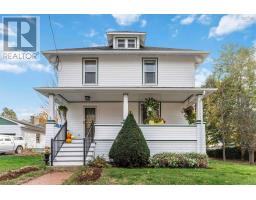 Living room - 183 Cottage Street, Berwick, NS B0P1E0 Photo 4