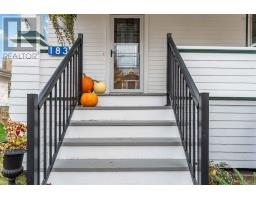 Bath (# pieces 1-6) - 183 Cottage Street, Berwick, NS B0P1E0 Photo 5