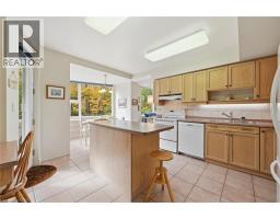 Bedroom - 77 Governors Road Unit 207, Dundas, ON L9H7N8 Photo 3