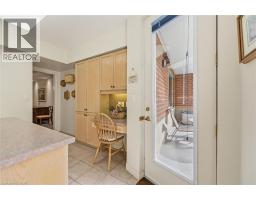 Full bathroom - 77 Governors Road Unit 207, Dundas, ON L9H7N8 Photo 4