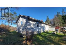 Bath (# pieces 1-6) - 9721 Highway 3, Arcadia, NS B0W1B0 Photo 4