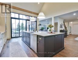 Living room - 1803 Old Second Road N, Springwater, ON L0L2K0 Photo 5