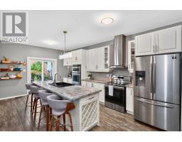 Primary Bedroom - 59 Edwards Drive, Barrie, ON L4N9K8 Photo 5