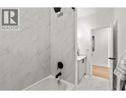 4pc Bathroom - 4 Santa Barbara Lane, Georgetown, ON L7G0P7 Photo 4