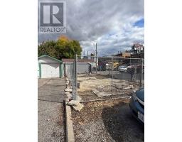 0 Sutherland Drive, Toronto, ON M4G2L1 Photo 4