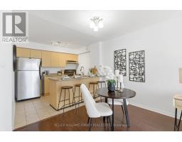 Foyer - 304 90 Aspen Springs Drive, Clarington, ON L1C5N3 Photo 4