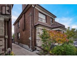 Bathroom - 1837 Davenport Road, Toronto, ON M6N1B8 Photo 2