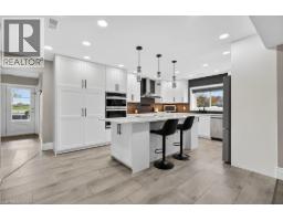 4pc Bathroom - 74 Green Mountain Road E, Stoney Creek, ON L8J2W4 Photo 4