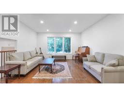 Dining room - 22 Avondale Crescent, Aurora, ON L4G3P6 Photo 4