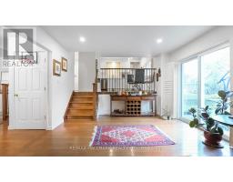 Family room - 22 Avondale Crescent, Aurora, ON L4G3P6 Photo 2