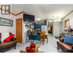 4pc Bathroom - 207 2 Street E, Lashburn, SK S0M1H0 Photo 4