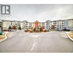 Living room - 2315 700 Willowbrook Road Nw, Airdrie, AB T2B2B7 Photo 2