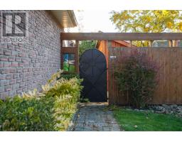 Bathroom - 37 Parkway Avenue, Kawartha Lakes, ON K9V5J7 Photo 5