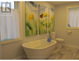 Bathroom - 20 Burnstown Road W, Mcnab Braeside, ON K0A3L0 Photo 3