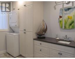 Foyer - 20 Burnstown Road W, Mcnab Braeside, ON K0A3L0 Photo 4