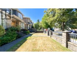 2802 E 45th Avenue, Image 2