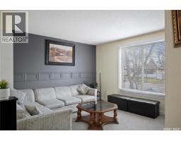 Living room - 265 Magee Crescent, Regina, SK S4R6K8 Photo 3