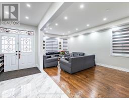 Primary Bedroom - 13 Wallaby Way, Brampton, ON L6R3G1 Photo 4