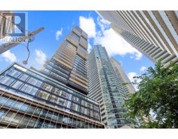 3703 55 Charles Street E, Image 2