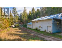 Full bathroom - 3650 Phillips Road, Creston, BC V0B1G2 Photo 4