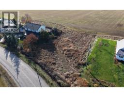 4575 Lansdowne Road, Spallumcheen, BC V4Y0V4 Photo 2