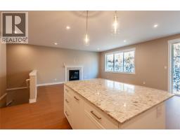 Primary Bedroom - 441 Poplar Drive, Logan Lake, BC V0K1W0 Photo 5