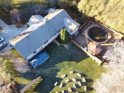 Kitchen - 43133 Mile 70 Road N, Beausejour, MB R0E0C0 Photo 2