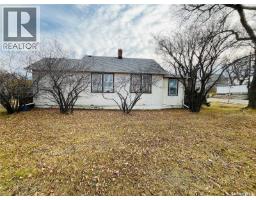 Enclosed porch - 265 6th Avenue Ne, Swift Current, SK S9H2M3 Photo 3