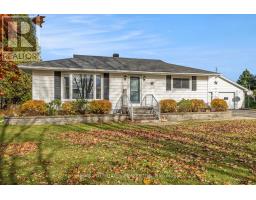 Living room - 177 County Road 29 Road, Elizabethtownkitley, ON K0E1H0 Photo 3