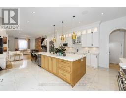 Kitchen - 518 Sherin Drive, Oakville, ON L6L4J8 Photo 5