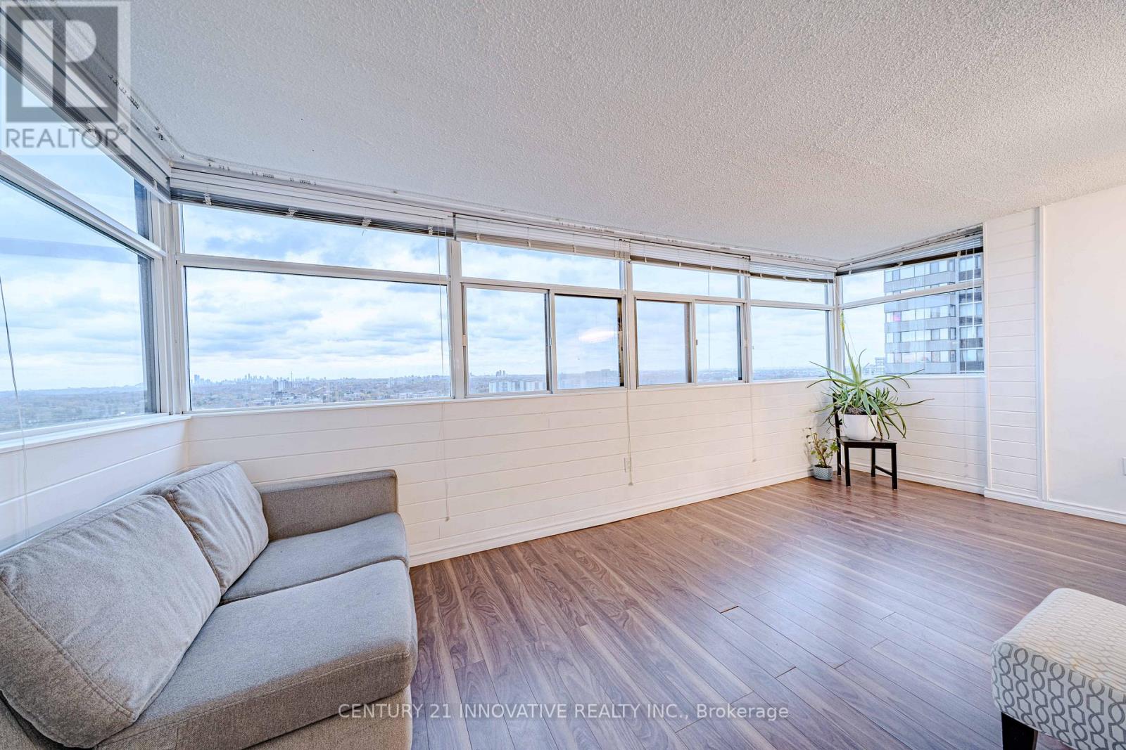 2506 100 Antibes Drive