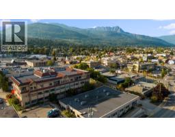 571 6 Street Ne Unit 203, Image 3