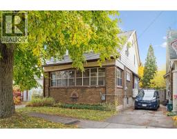 4pc Bathroom - 41 Rose Street, Kitchener, ON N2H1L5 Photo 3