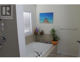 21 Iguana Trail, Brampton, ON L7A4N2 Photo 4