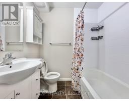 Unit 5 A 25 Paisley Boulevard E, Mississauga, ON L5A1P3 Photo 5