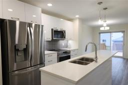 Great room - 12 Harvest Lane, St Adolphe, MB R5A0B4 Photo 3