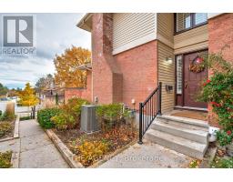 Living room - 4 1509 Upper Middle Road, Burlington, ON L7P4M5 Photo 4