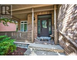 Living room - 932 Shadrach Drive, Newmarket, ON L3X2H4 Photo 4