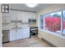 Bathroom - 100 690 Little Grey Street, London East, ON N5Z4M9 Photo 4