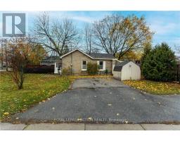 Primary Bedroom - 257 Grand River Avenue, Brantford, ON N3T4Y5 Photo 2