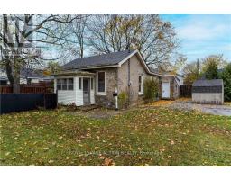Living room - 257 Grand River Avenue, Brantford, ON N3T4Y5 Photo 4
