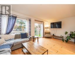 Living room - 29 Chaucer Crescent, Barrie, ON L4N4T8 Photo 4