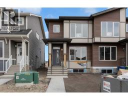 Kitchen - 2022 Cobblebrook Crescent Sw, Airdrie, AB T4B5X1 Photo 3