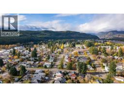 Bathroom - 3328 Third St, Cumberland, BC V0R1S0 Photo 4