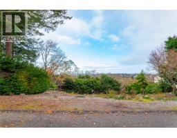 Lot B 24 Sylvan Lane, Oak Bay, BC V8S2K8 Photo 4