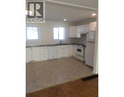 Living room - 782 N 10th Avenue, Williams Lake, BC V2G2L8 Photo 3