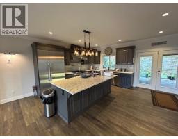 25580 Godwin Drive, Maple Ridge, BC V2W1G9 Photo 4