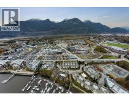 301 1466 Pemberton Avenue, Squamish, BC V0N3G0 Photo 5