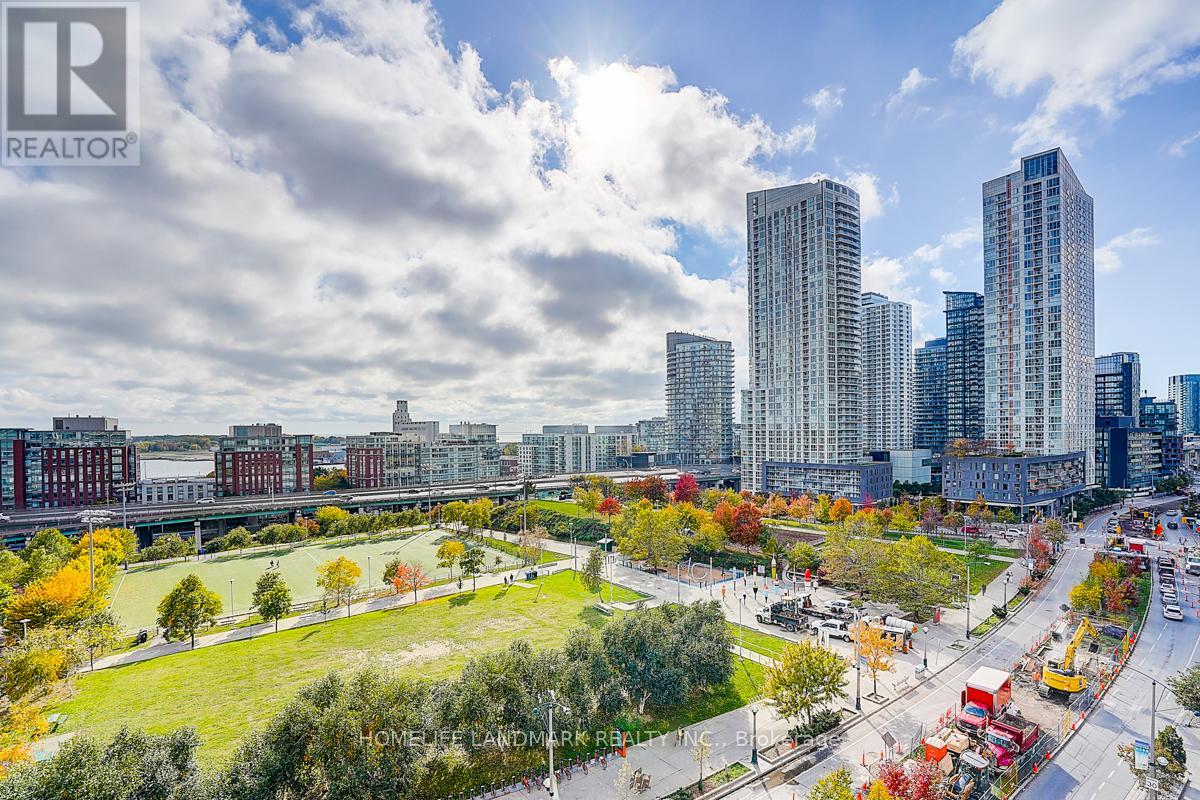 1007 10 Capreol Court