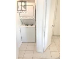 511 633 Bay Street, Image 3